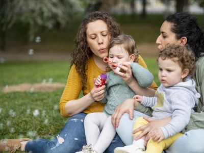 Comment avoir une vie sociale avec un nouveau-né ? 